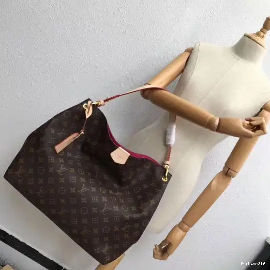 Vuitton Louis MM GRACEFUL 0504